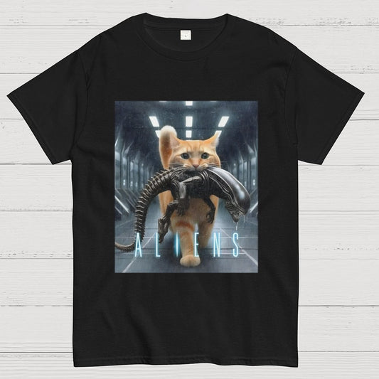Cat Vs Mysterious Creatures Geek T-Shirt