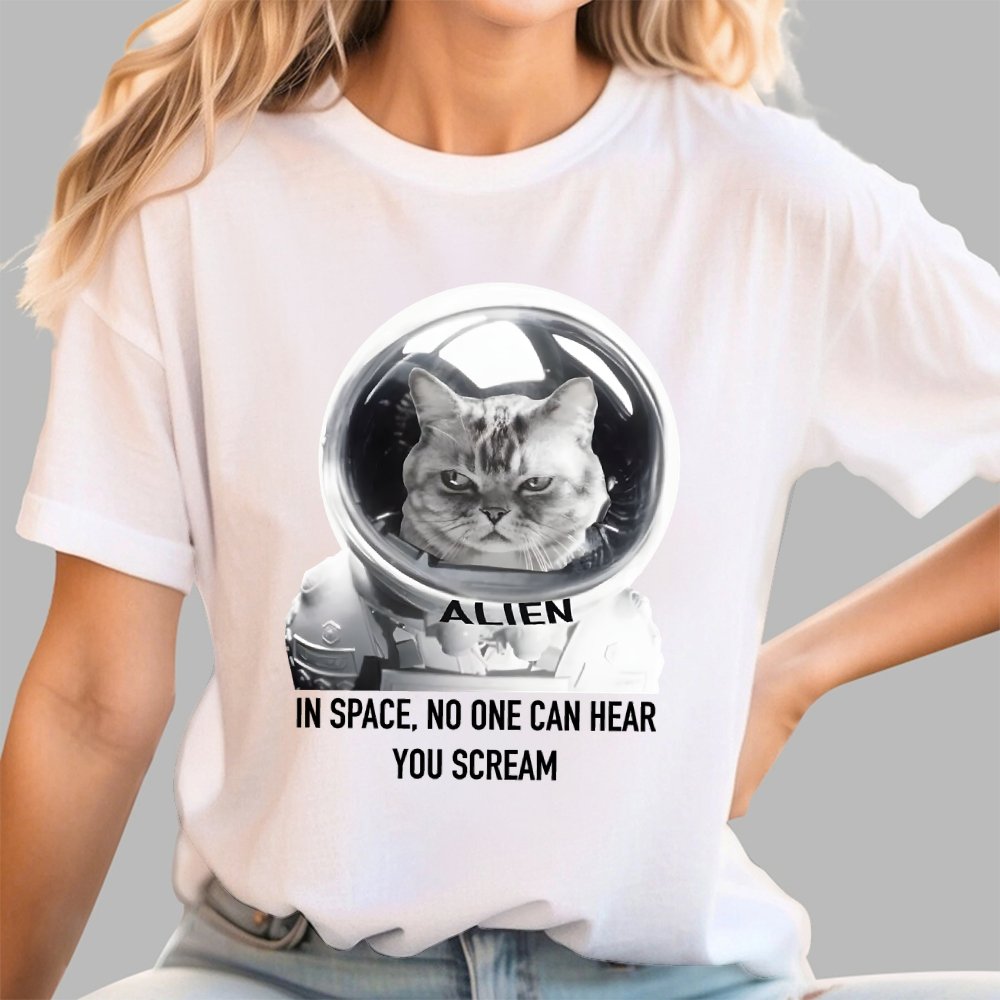In Space No One Can Hear You Scream Geek T-Shirt
