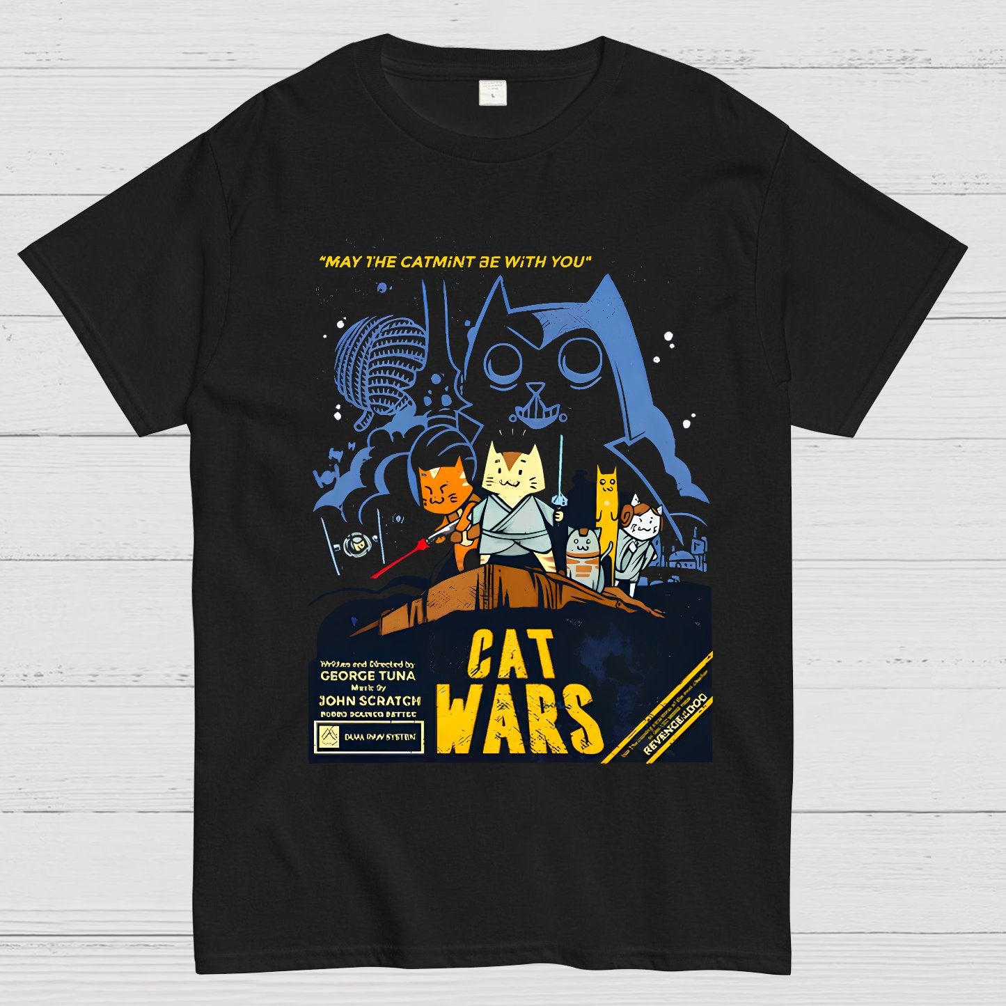 Cat Wars��Revenge of The Dog Geeky T-Shirt
