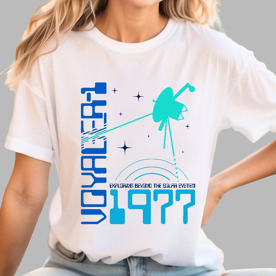 Voyager 1 - Universe explorer Geek T-Shirt