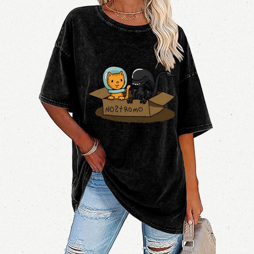 Jonesy And Mysterious Creature In A Box Vintage Distressed T-shirt