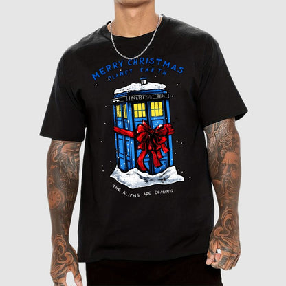 Merry Christmas Planet Earth The Aliens Are Coming Geek T-Shirt