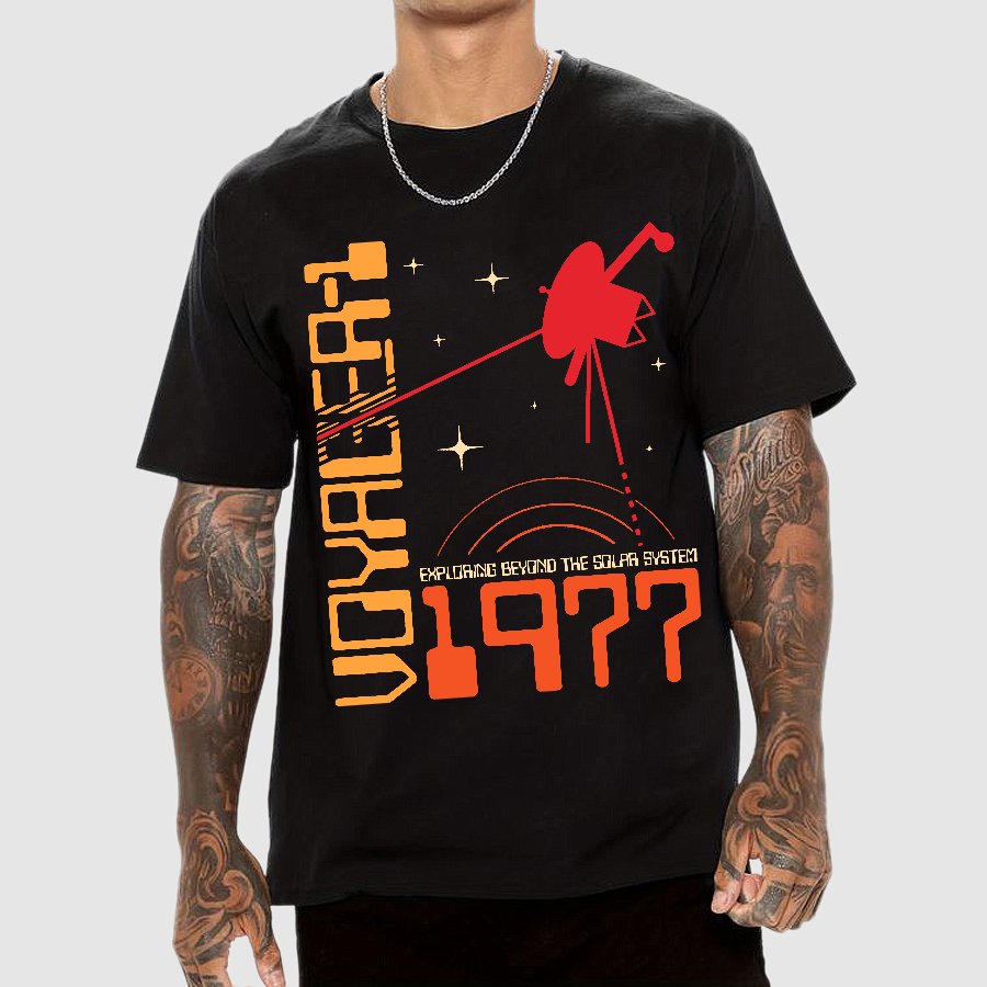 Voyager 1 - Universe explorer Geek T-Shirt