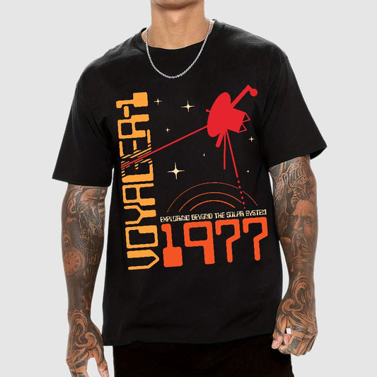 Voyager 1 - Universe explorer Geek T-Shirt