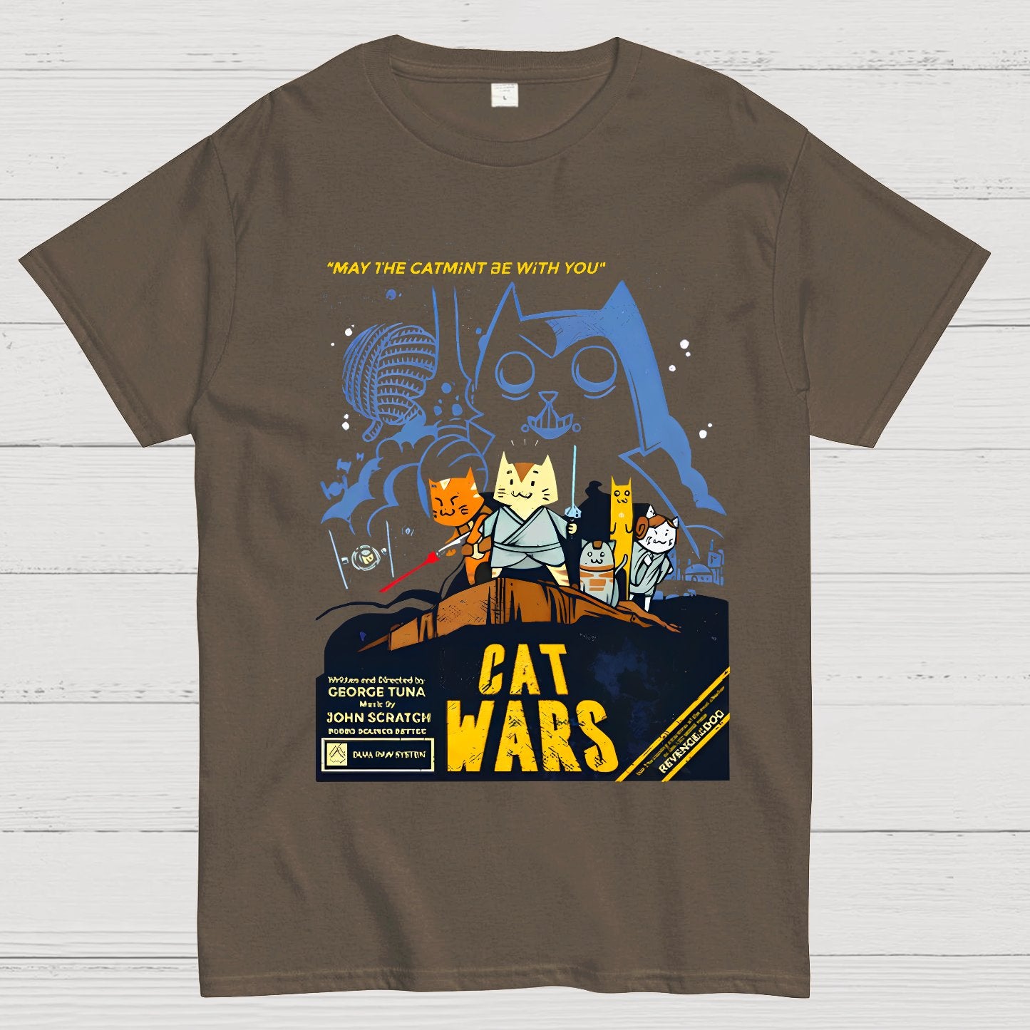Cat Wars��Revenge of The Dog Geeky T-Shirt