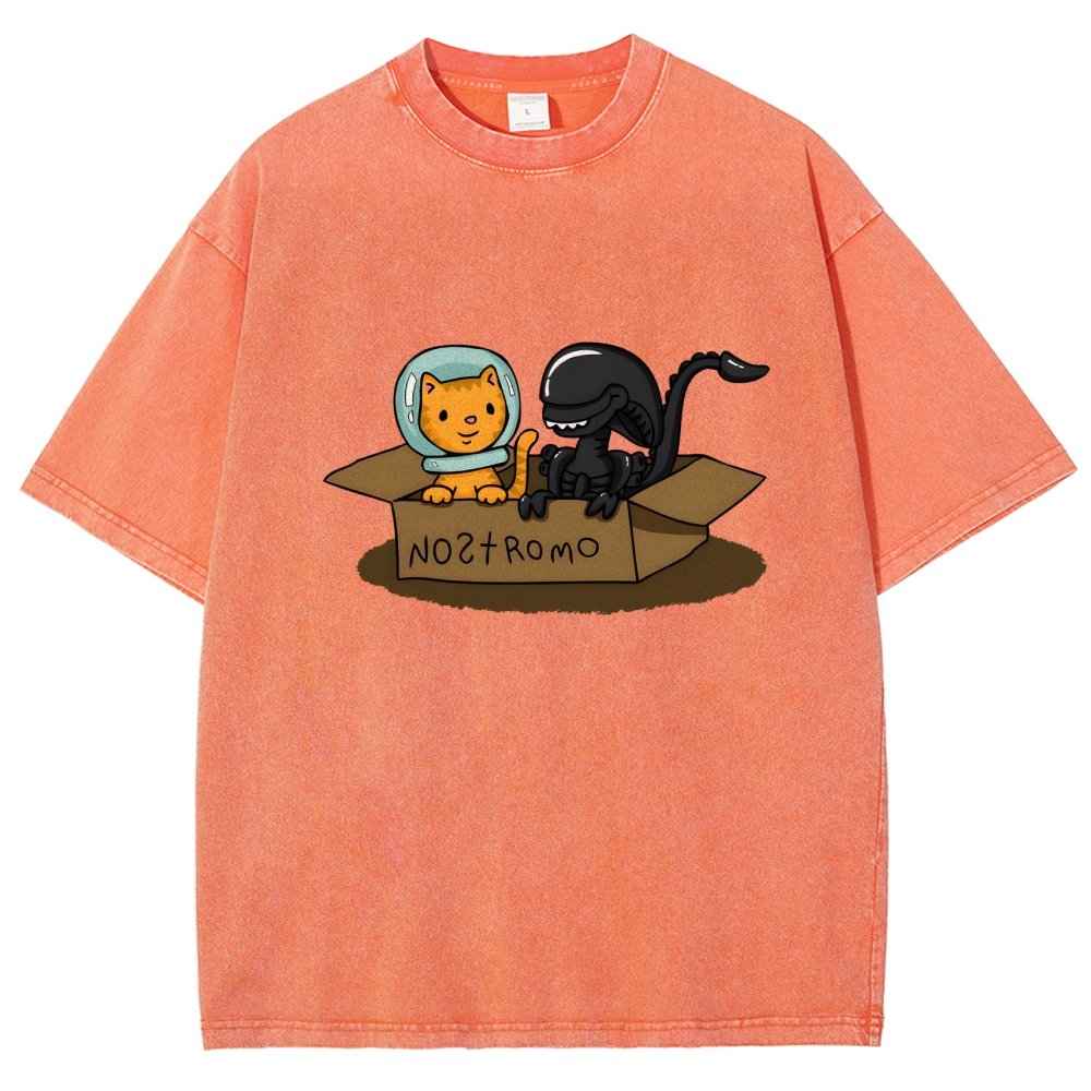 Jonesy And Mysterious Creature In A Box Vintage Distressed T-shirt