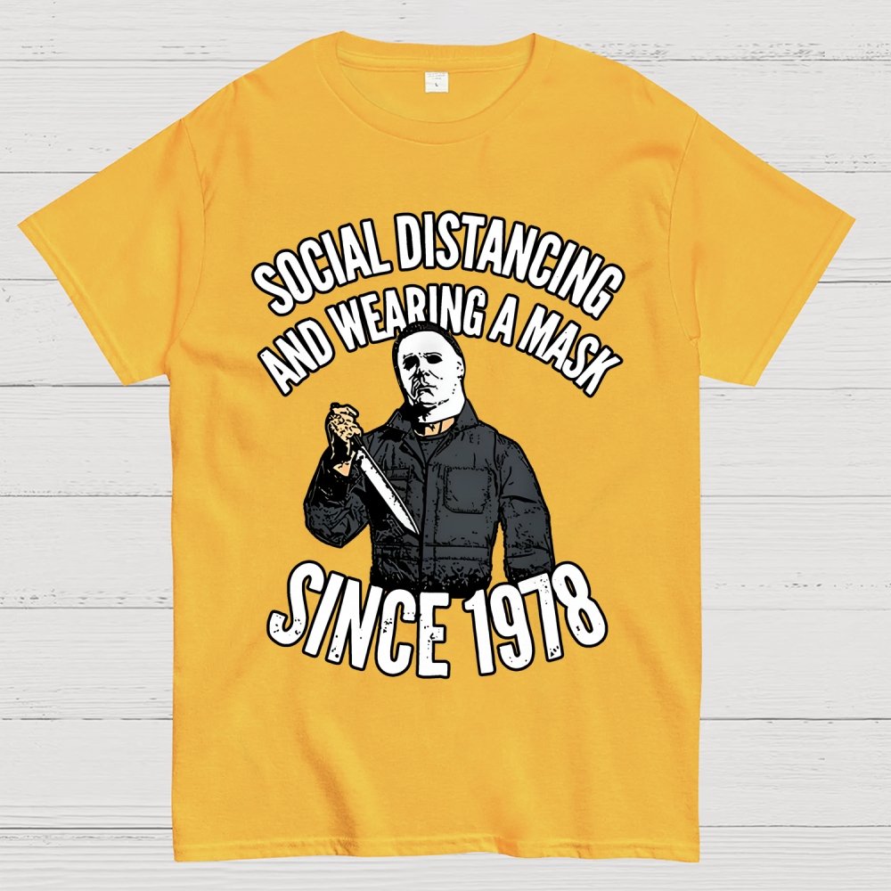 Maintain Social Distance Geek T-Shirt