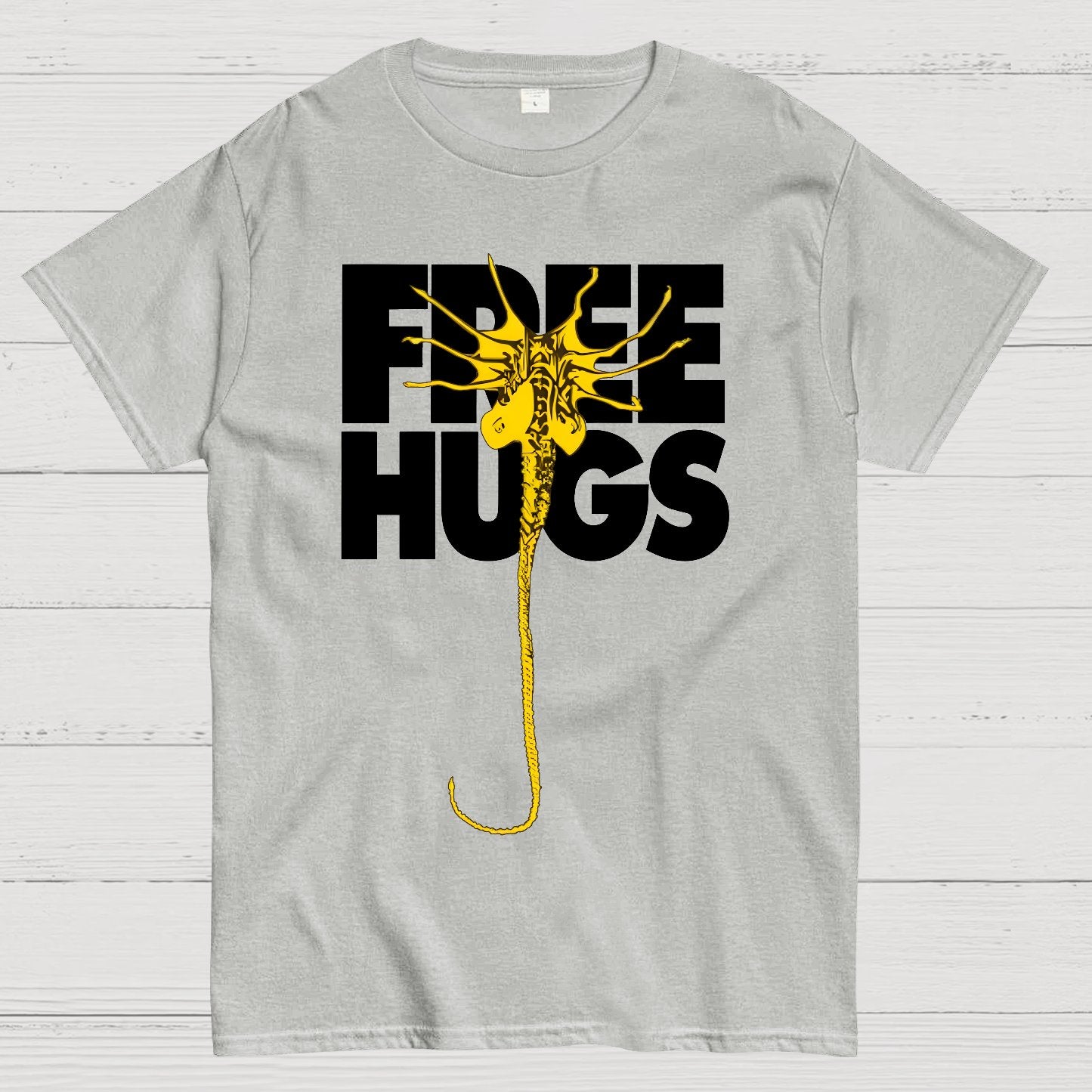 Free Hugs Alien Geek T-Shirt