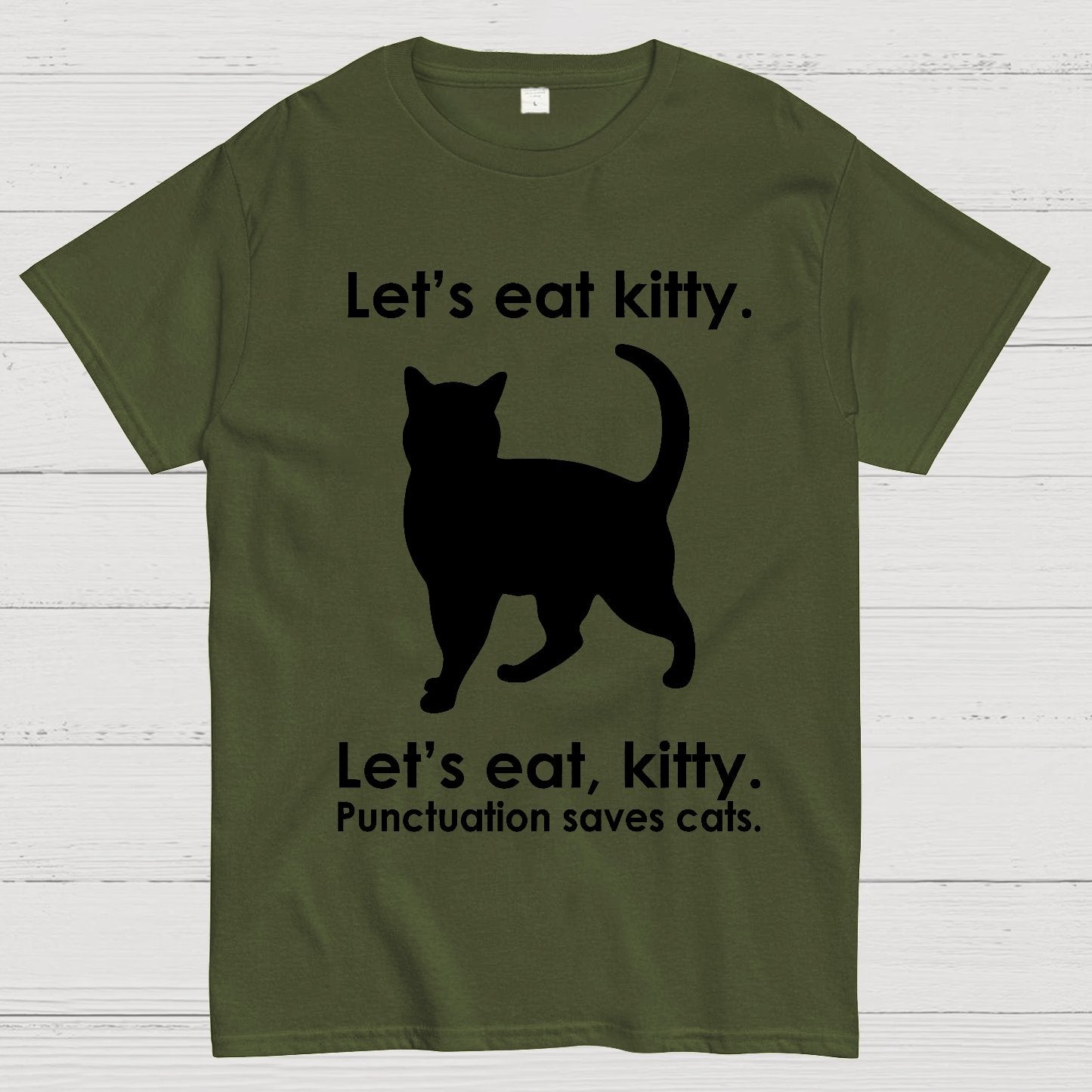 Punctuation Saves Lives. Funny Geek T-Shirt