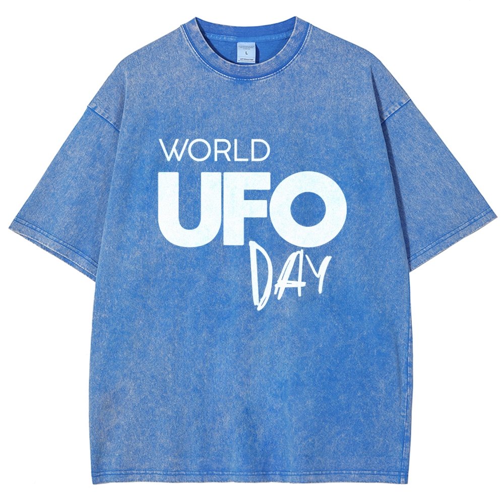 World Ufo Day Vintage Distressed T-shirt
