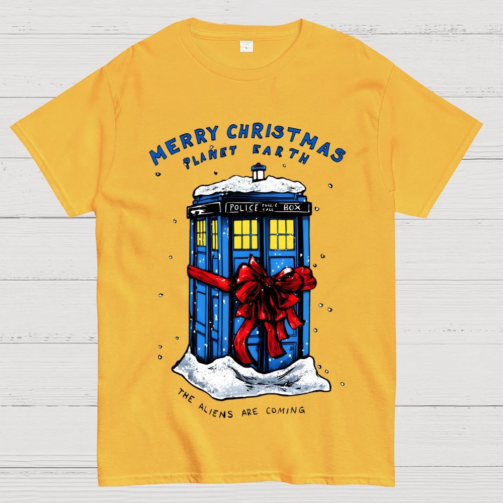 Merry Christmas Planet Earth The Aliens Are Coming Geek T-Shirt