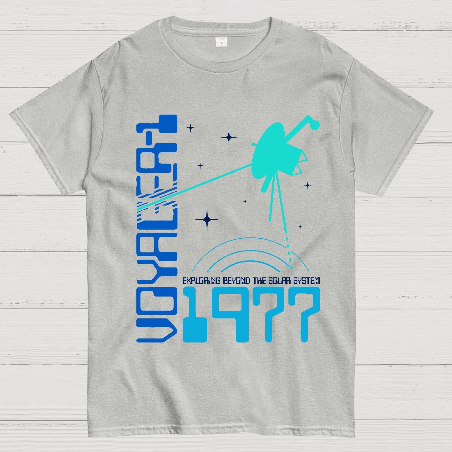 Voyager 1 - Universe explorer Geek T-Shirt