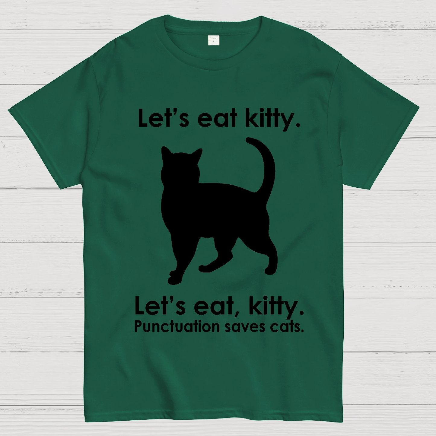Punctuation Saves Lives. Funny Geek T-Shirt