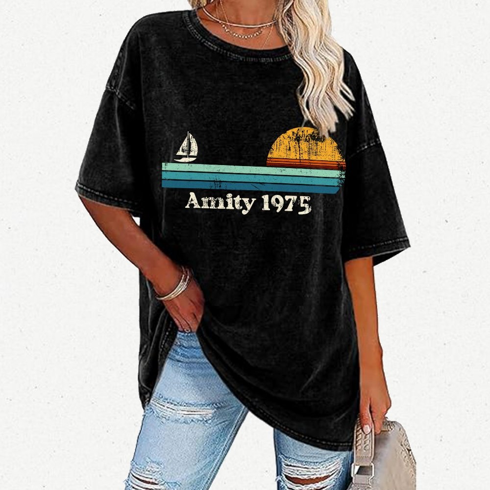 Amity 1975 Sunset Retro Sailboat Sunrise Summer Vintage Distressed T-shirt