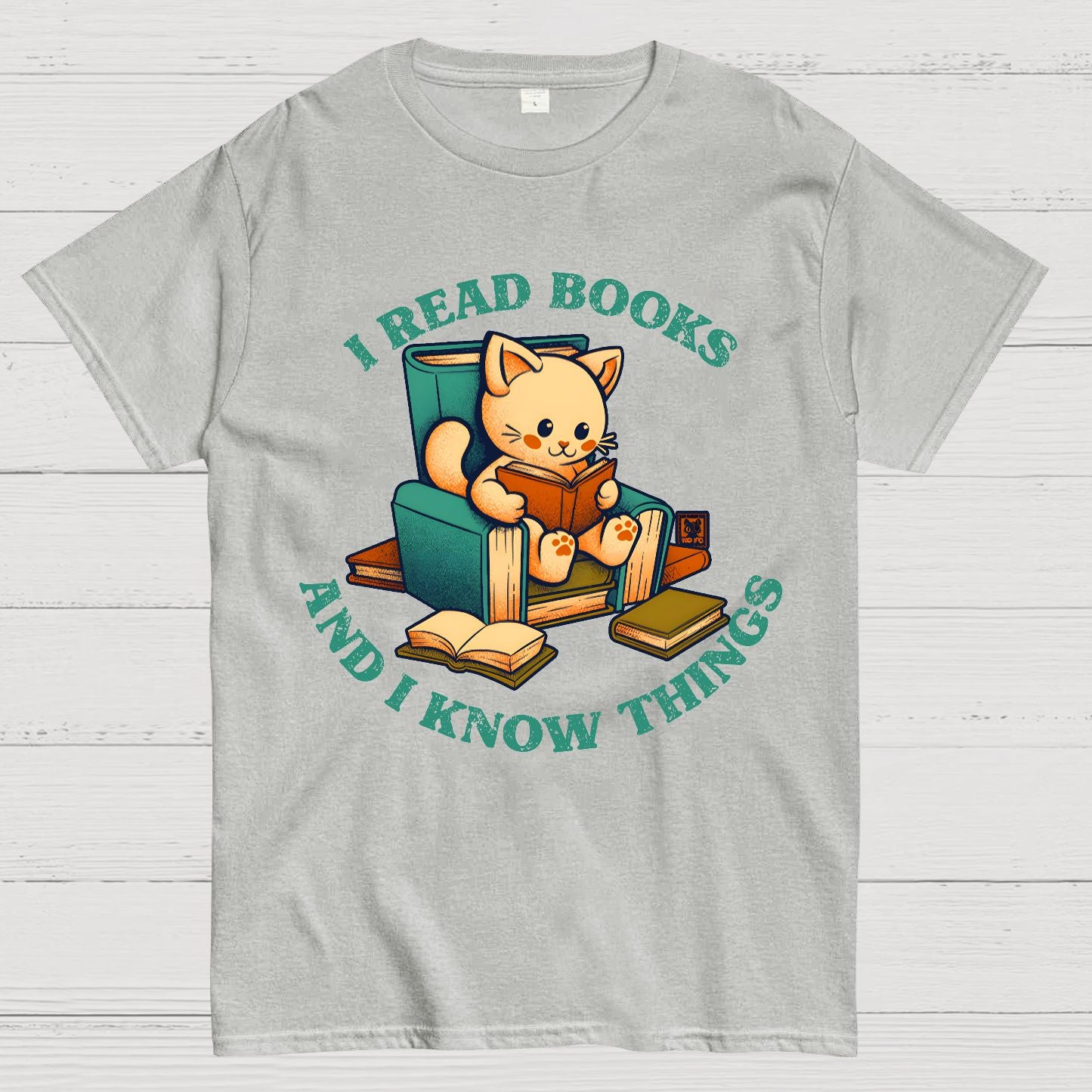 I Read Books and I Meow Things Geek T-Shirt