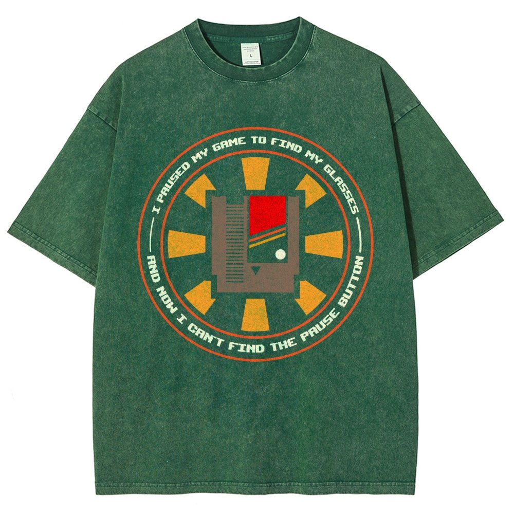 I Paused My Level To Find My Glasse Vintage Distressed T-shirt
