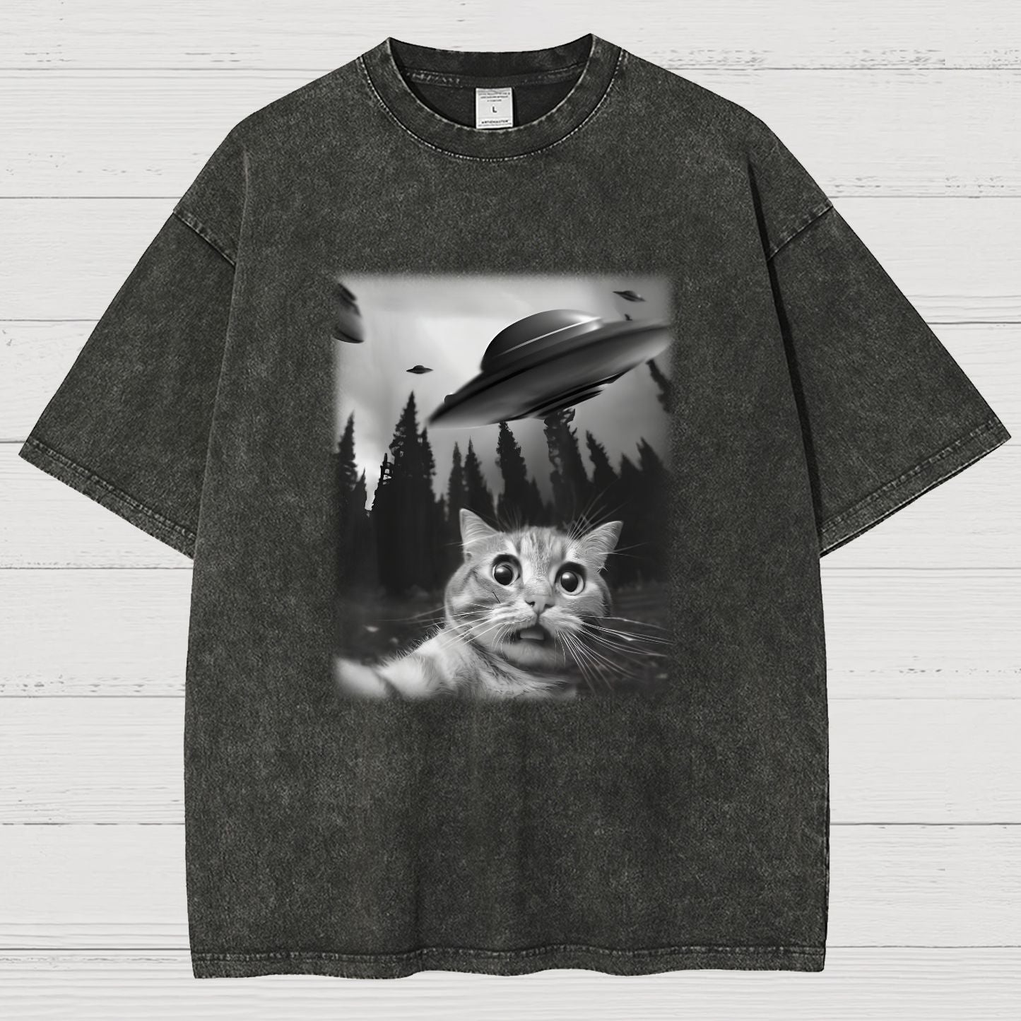 Cat With UFOs Vintage Distressed T-shirt