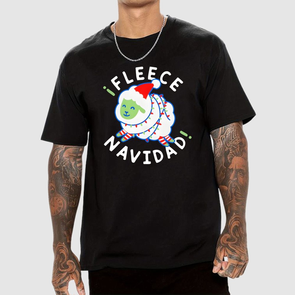 iFleece Navidad!  Geek T-Shirt