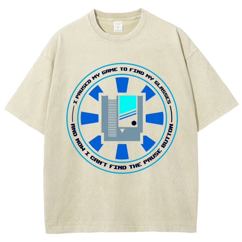I Paused My Level To Find My Glasse Vintage Distressed T-shirt