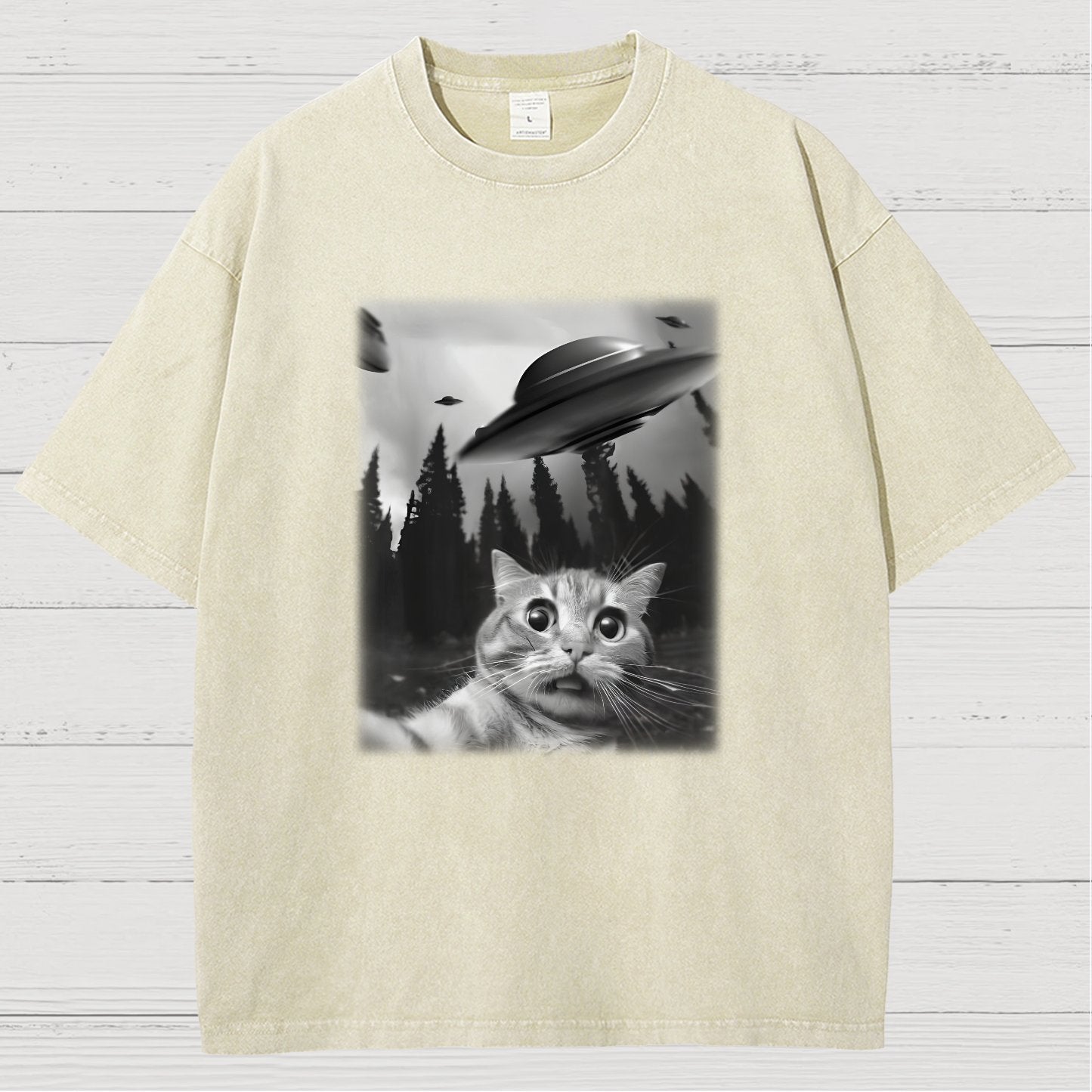 Cat With UFOs Vintage Distressed T-shirt
