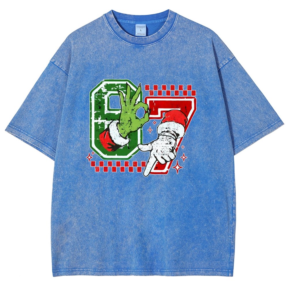 Six Seven 6 7 Christmas Vintage Distressed T-shirt